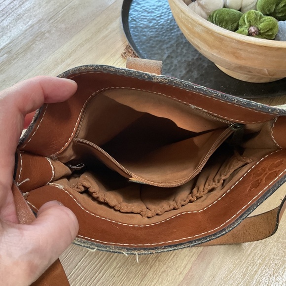 Patricia Nash Pink Floral Venezia Leather Crossbody Bag - Picture 6 of 10